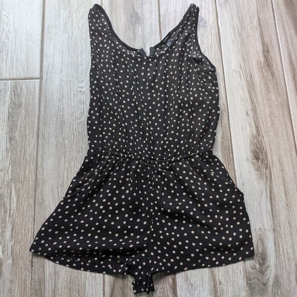 Forever 21 Women’s Romper Small Black Beige Polka Dot Sleeveless Shorts - Picture 1 of 5